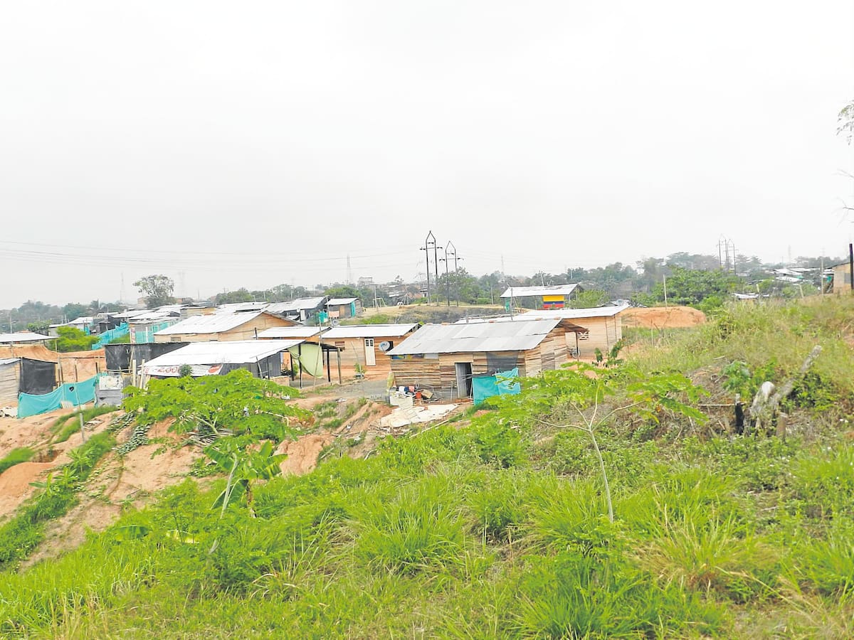 En total viven 125 familias en el asentamiento, 64 de ellas son de la comunidad Zenú.
