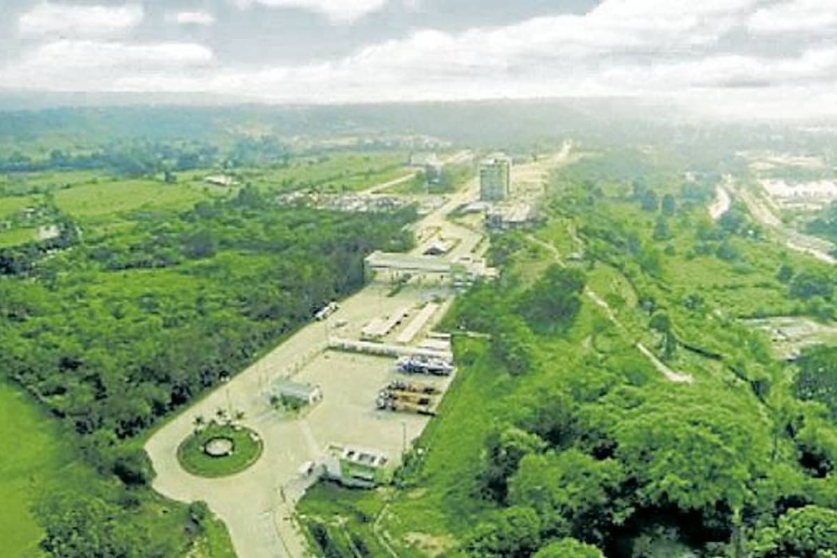 Uno de los objetivos de Zona Franca Santander para el 2018 es terminar 8.000 mts cuadrados de una torre de cuatro pisos para oficinas, con capacidad para unos 2.000 empleos nuevos cuando esté completamente operativa para empresas de call center, fabricantes de software y centro de servicios compartidos. (Foto: Tomada de: www.zonafrancasantander.com / VANGUARDIA LIBERAL)